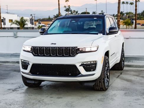 New 2025 Jeep Grand Cherokee Summit image 4