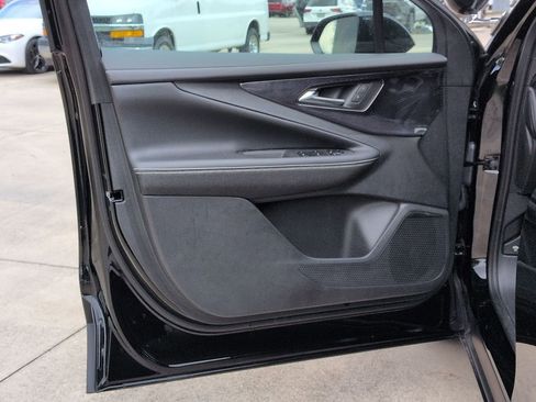 Used 2024 Chevrolet Blazer EV AWD Police image 8