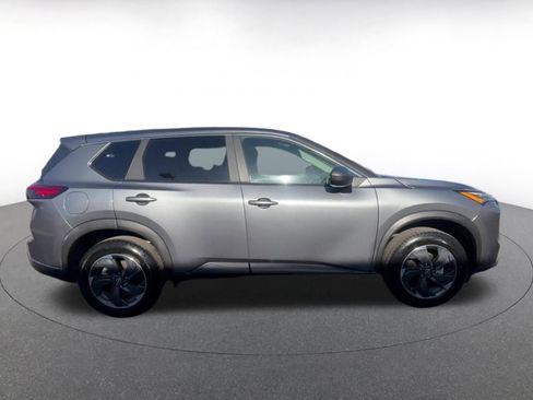 Used 2025 Nissan Rogue SV image 16