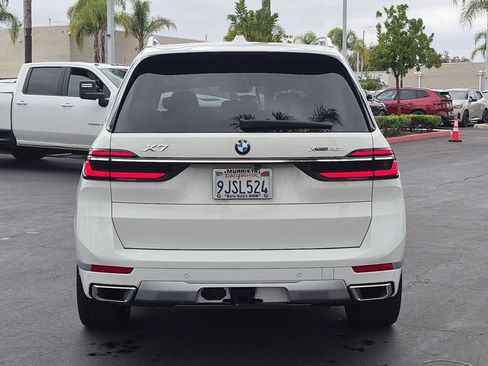 Used 2024 BMW X7 xDrive40i w/ Premium Package AWD/4WD image 9