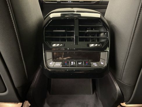 Used 2025 BMW iX xDrive50 w/ Premium Package image 27