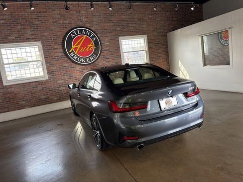 Used 2022 BMW 330i xDrive Sedan w/ Driving Assistance Package image 17