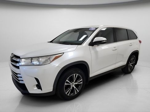 Used 2019 Toyota Highlander LE image 8