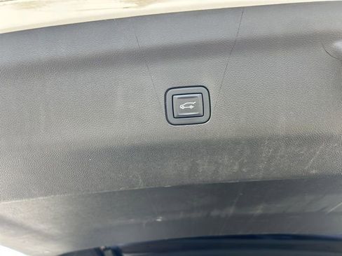 Used 2022 GMC Yukon Denali image 9