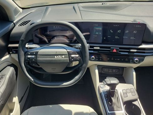 New 2026 Kia Sportage EX FWD image 19