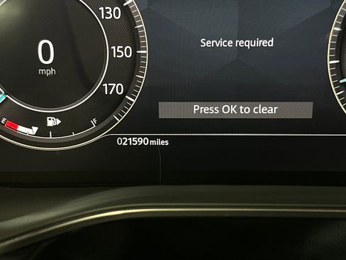 Used 2024 Jaguar F-PACE R-Dynamic S image 19