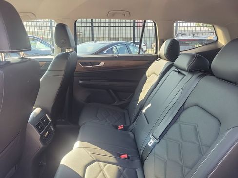 Used 2026 Volkswagen Atlas SE AWD/4WD image 10