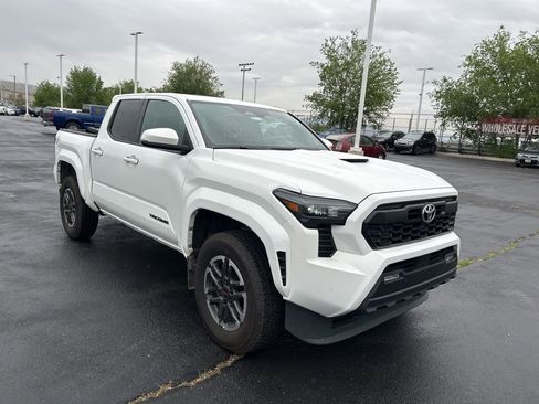 Used 2024 Toyota Tacoma TRD Sport w/ TRD Sport Upgrade Package AWD/4WD image 1