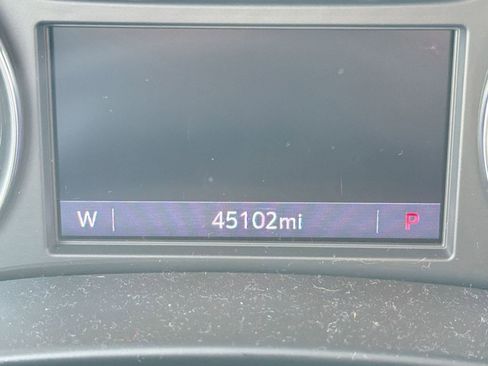 Used 2023 Buick Enclave Essence w/ Sport Touring Edition image 18