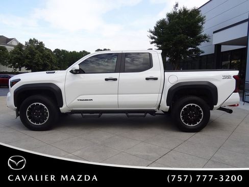 Used 2024 Toyota Tacoma TRD Off-Road w/ TRD Off Road Premium Package AWD/4WD image 6