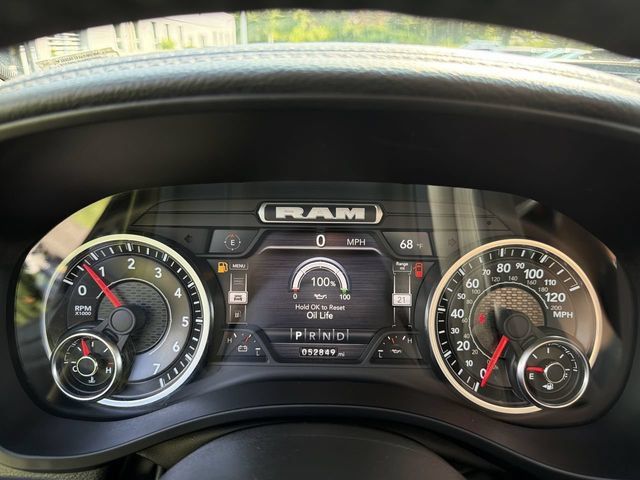 Used 2022 RAM 1500 Laramie AWD/4WD image 19