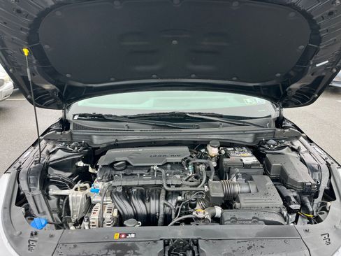 Used 2025 Kia K4 LXS image 32