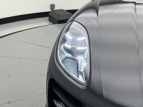 Used 2021 Porsche Macan image 48