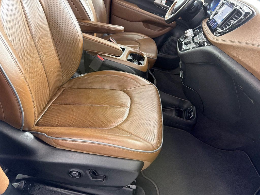 Used 2019 Chrysler Pacifica Limited FWD image 25