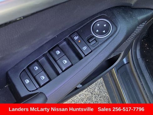 Used 2025 Kia Seltos EX w/ EX Sunroof Package image 22