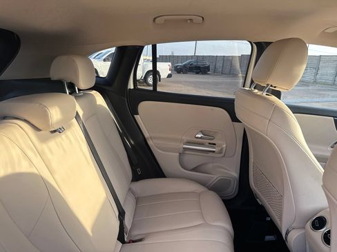 Used 2021 Mercedes-Benz GLA 250 image 28