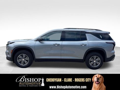 Used 2025 Chevrolet Traverse LT w/ Driver Confidence Package AWD/4WD image 10
