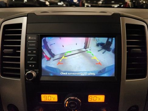 Used 2020 Nissan Frontier SV w/ Midnight Edition Floor Mats image 15