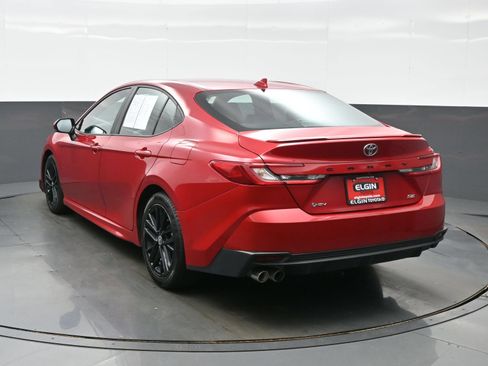 Used 2025 Toyota Camry SE FWD image 4