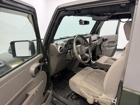 Used 2009 Jeep Wrangler Sahara AWD/4WD image 31