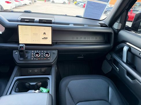 Used 2023 Land Rover Defender 130 X-Dynamic SE AWD/4WD image 35