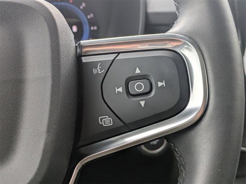 Certified 2024 Volvo XC40 B5 Plus w/ Protection Package Premier image 37