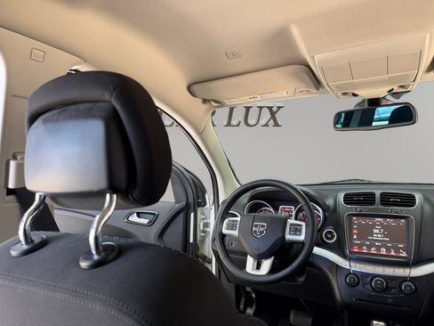 Used 2019 Dodge Journey SE FWD image 24