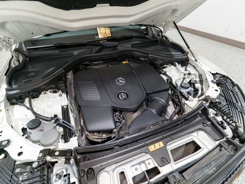 Used 2023 Mercedes-Benz GLC 300 4MATIC image 32