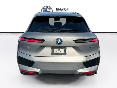 Used 2024 BMW iX xDrive50 w/ Sport Package AWD/4WD image 6