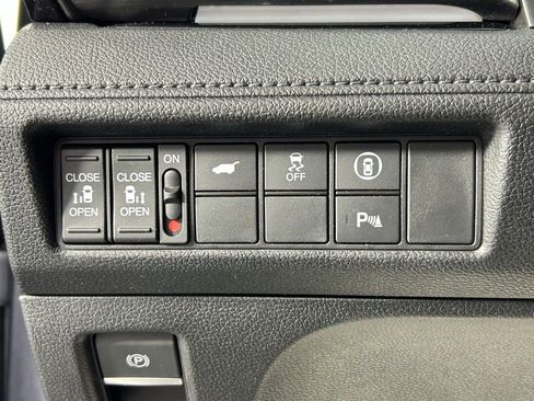 Used 2024 Honda Odyssey Touring image 32