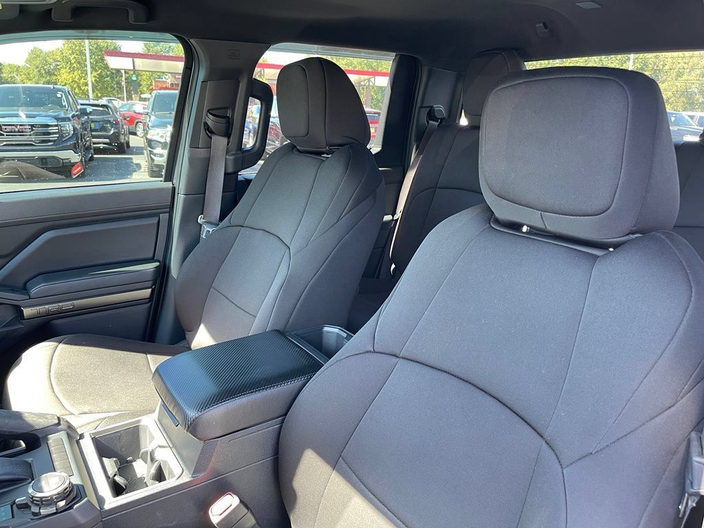 Used 2024 Toyota Tacoma TRD Sport AWD/4WD image 14