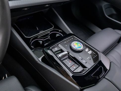 Certified 2026 BMW 530i xDrive AWD/4WD image 13