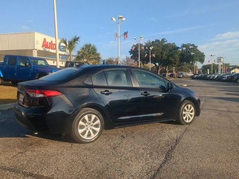 Used 2023 Toyota Corolla LE image 4