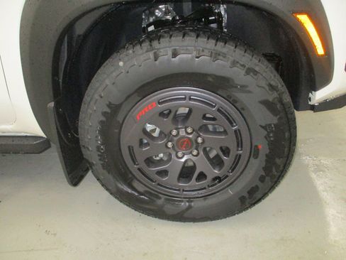 New 2025 Nissan Frontier PRO-4X w/ Pro Premium Package AWD/4WD image 4