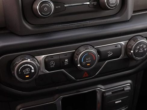 Used 2019 Jeep Wrangler Unlimited Sport AWD/4WD image 18