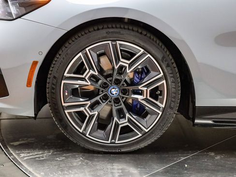 Certified 2025 BMW i5 eDrive40i w/ M Sport Package image 12