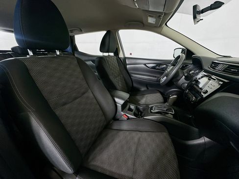 Used 2017 Nissan Rogue Sport SV image 29