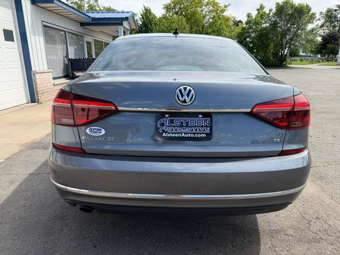 Used 2018 Volkswagen Passat 2.0T SE FWD image 4