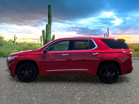 Used 2020 Chevrolet Traverse Premier w/ LPO, Blackout Package FWD image 2