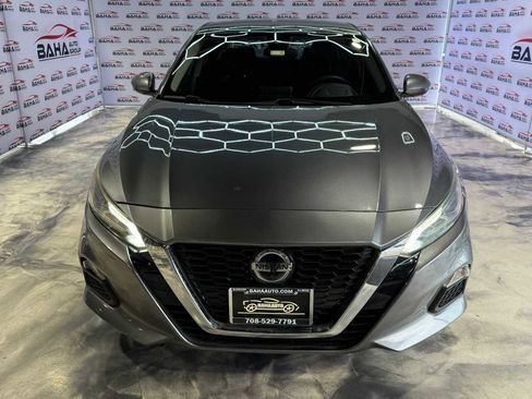 Used 2021 Nissan Altima 2.5 SV image 2