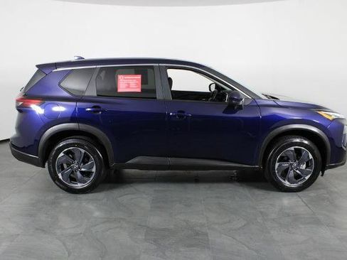 Certified 2025 Nissan Rogue SV FWD image 12