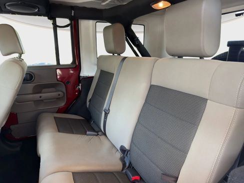 Used 2010 Jeep Wrangler Unlimited Sahara w/ Dual Top Group AWD/4WD image 13
