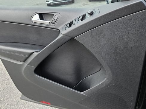Used 2017 Volkswagen Tiguan Wolfsburg Edition image 30