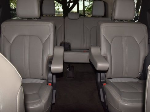 Used 2020 Ford Expedition Limited w/ Equipment Group 301A image 21