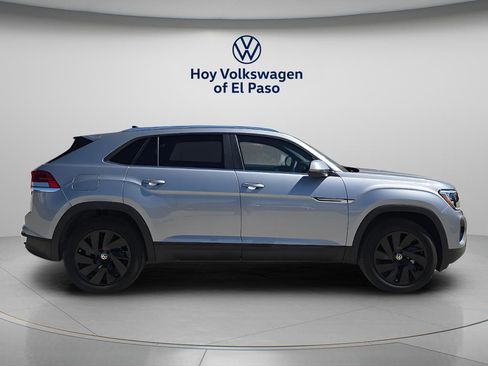 New 2026 Volkswagen Atlas Cross Sport SE FWD image 2