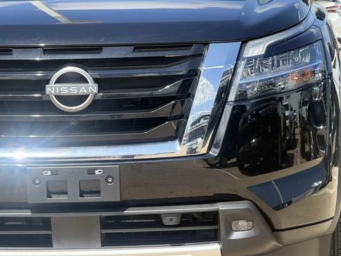 Used 2023 Nissan Pathfinder Platinum w/ Cargo Package AWD/4WD image 8