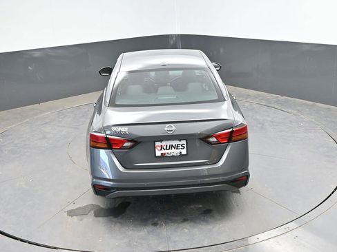 Used 2025 Nissan Altima 2.5 SV FWD image 29