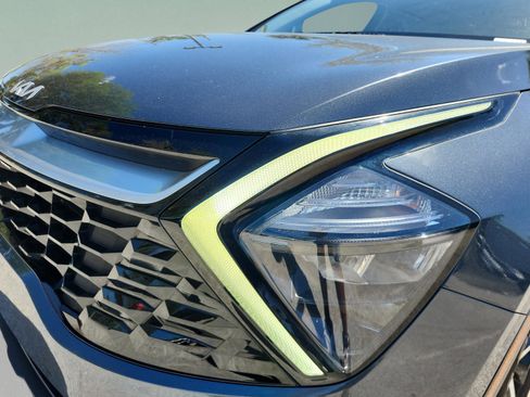 Used 2023 Kia Sportage EX image 25