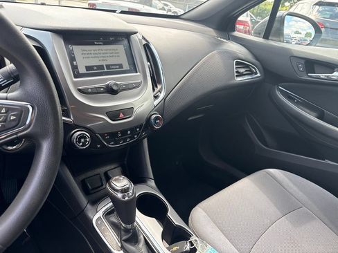 Used 2017 Chevrolet Cruze LT w/ Convenience Package FWD image 20
