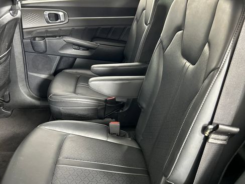Used 2023 Kia Sorento SX AWD/4WD image 17